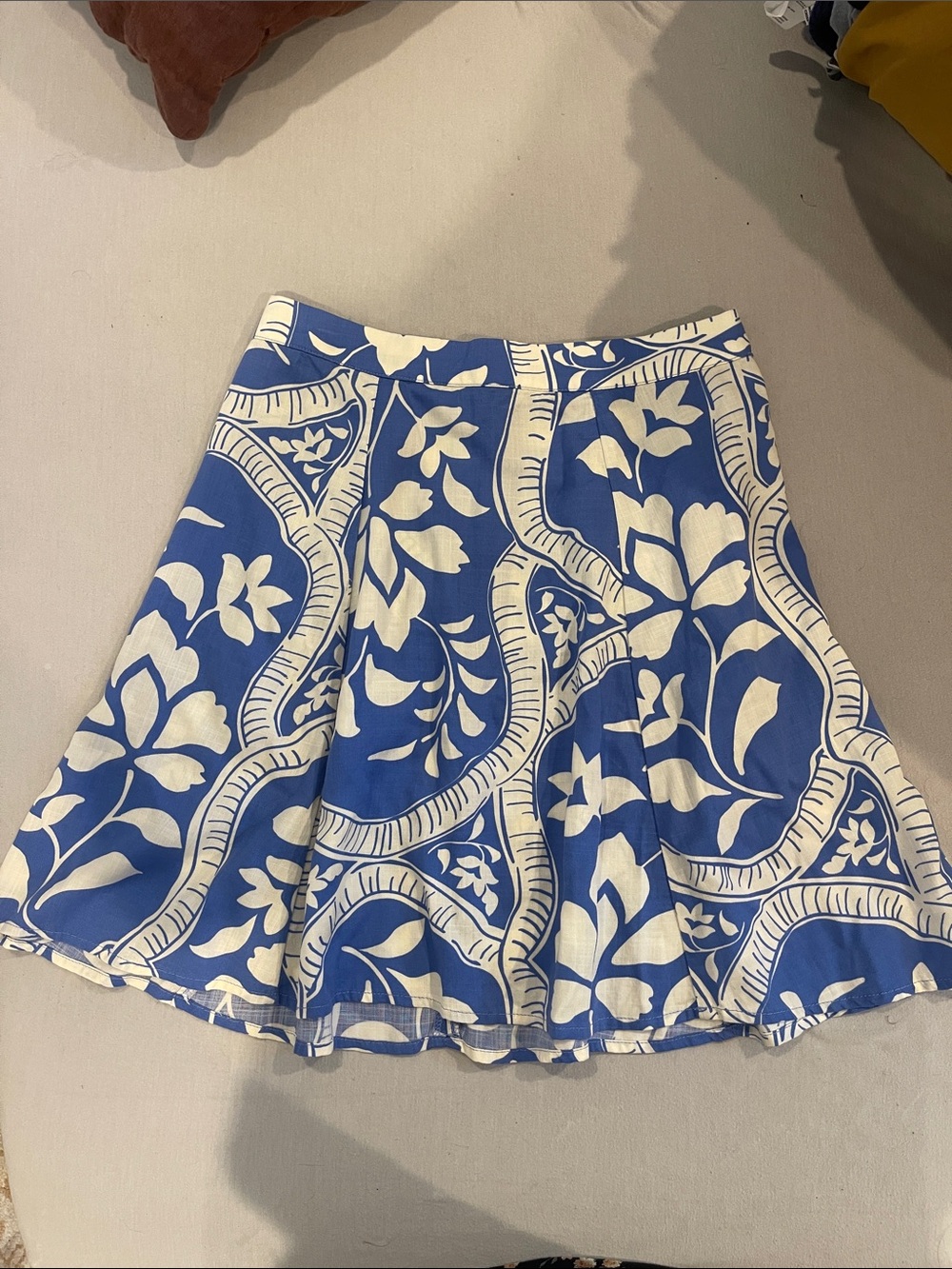 Marine layer skirt